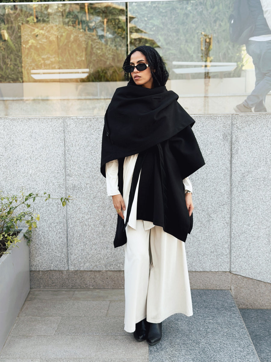 Luxurious Wool Cape Black – ABAYOLOGY